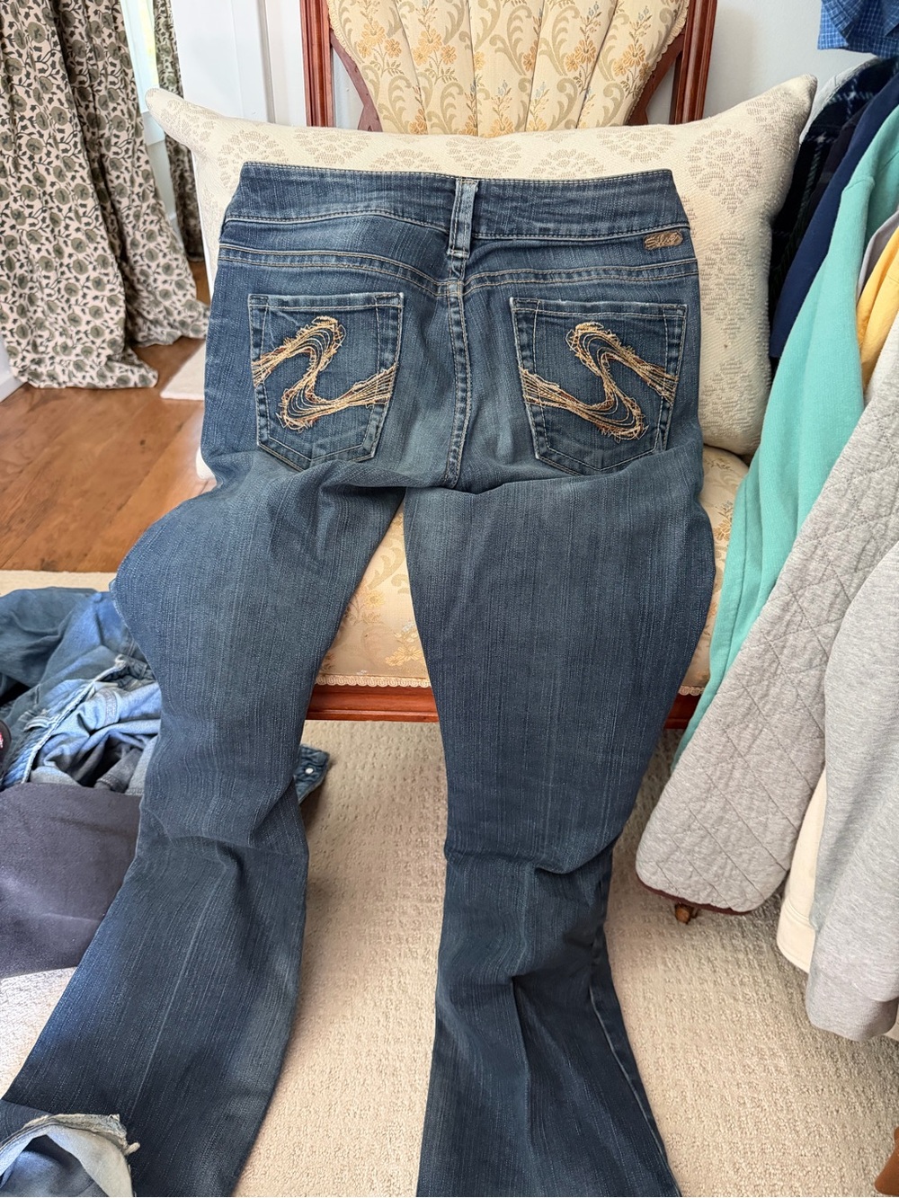 Silver Jeans Women's Dark Blue Flare Jeans with Embroidered Back Pockets